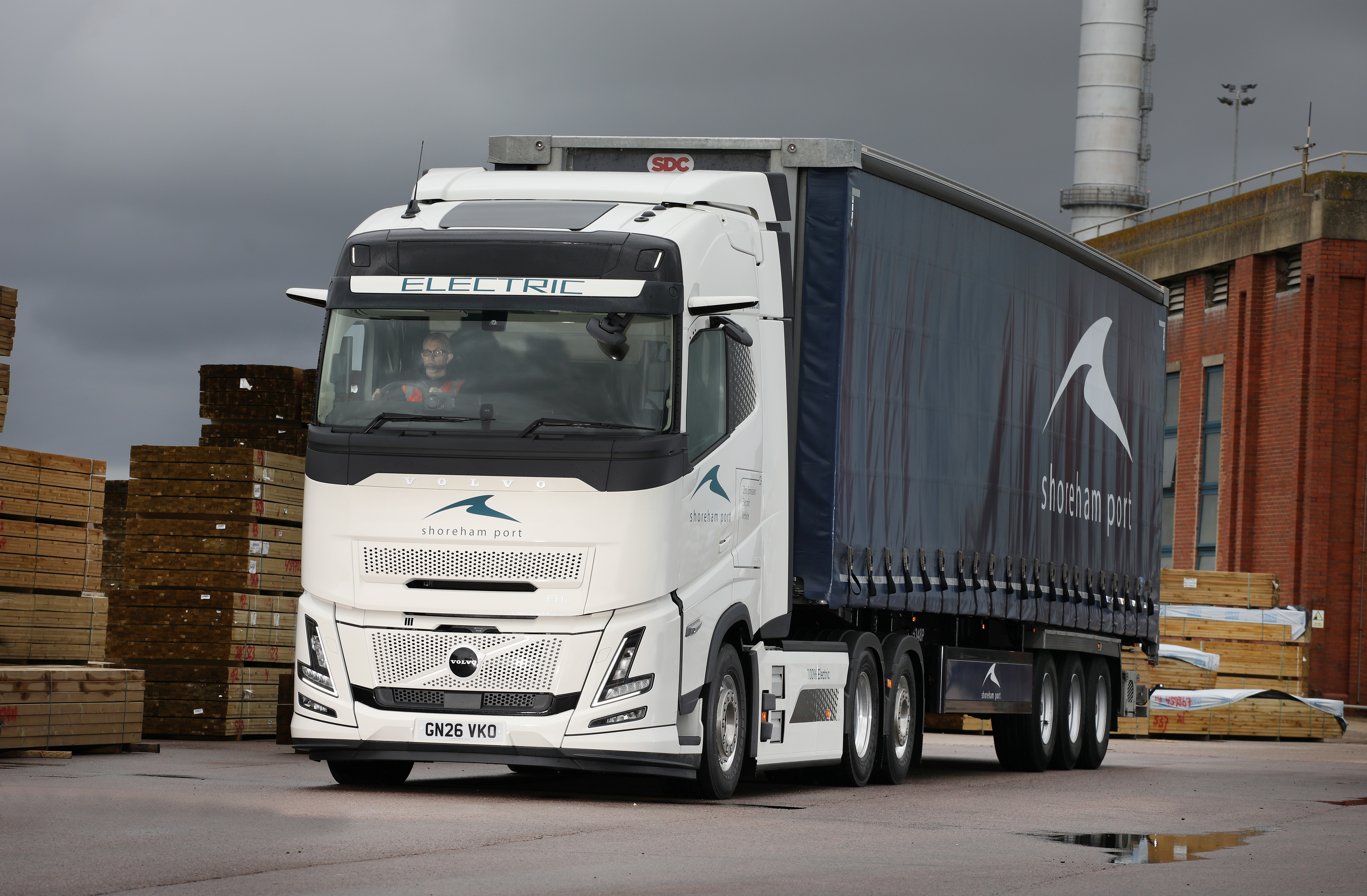 Volvo FH Aero Electric - Shoreham Port